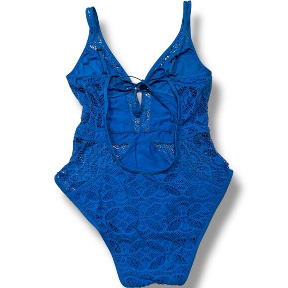 Becca by Rebecca Virtue Play Show & Tell Crochet Plunge Neck Lagoon Blue Large - Picture 4 of 5